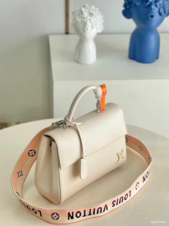 LOUIS BB VUITTON CHANELUNY 0810